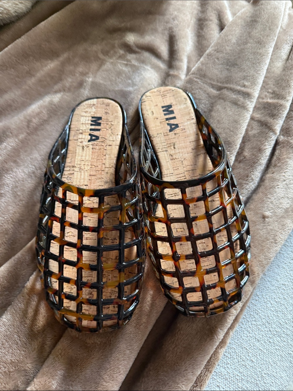 NWOT MIA Mules in Brown and Black Women’s Size 7